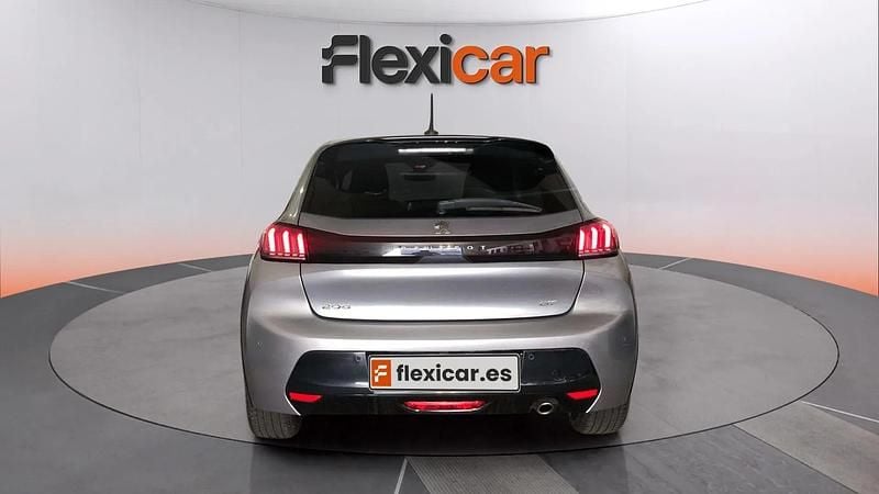 Usado Peugeot 208 GT 101 CV (74 kW) 2020 Gris Utilitario