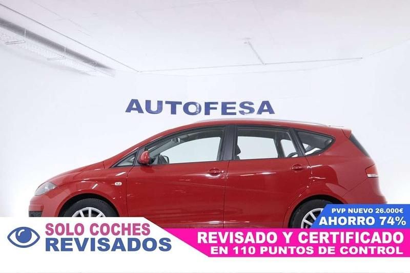 Usado Seat Altea XL Reference 105 CV (77 kW) 2013 Rojo Monovolumen