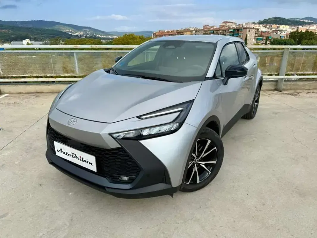 Usado Toyota C-HR Advance 223 CV (164 kW) 2024 Plateado SUV