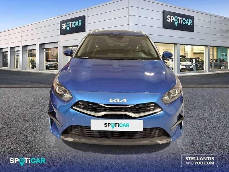 Usado Kia Ceed 101 CV (74 kW) 2025 Azul Utilitario