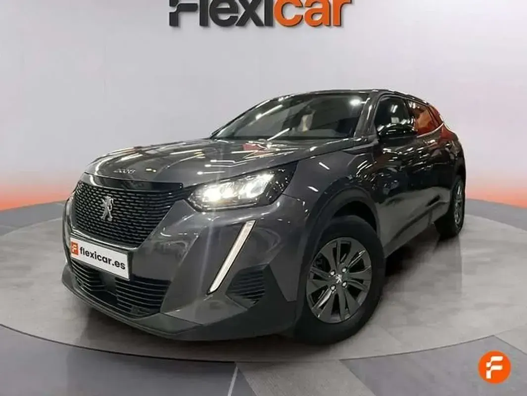 Usado Peugeot 2008 Active 101 CV (74 kW) 2022 Gris SUV