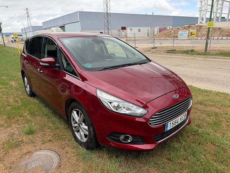 Usado Ford S-MAX Titanium 180 CV (132 kW) 2017 Granate Monovolumen