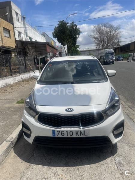 Blanco Usado 2018 Kia Carens Monovolumen | 4999 € (Buen precio) - Imagen 1/4