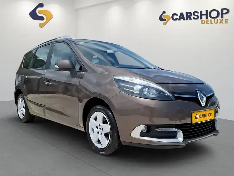Usado Renault Scénic Bose Edition 110 CV (80 kW) 2016 Marrón Monovolumen