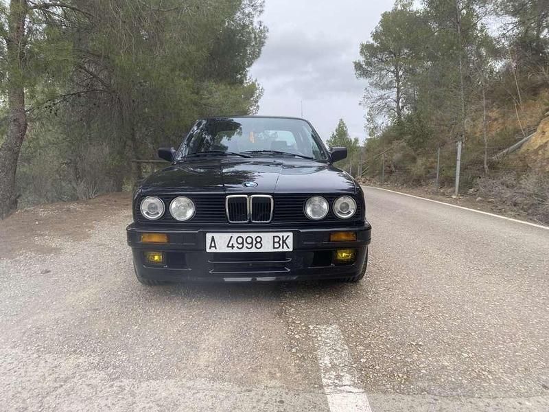 Usado BMW 316 Sport Line 102 CV (75 kW) 1991 Negro Berlina
