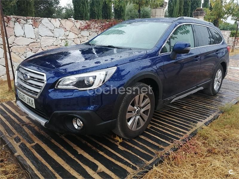 Usado Subaru Outback 175 CV (128 kW) 2017 Azul Familiar