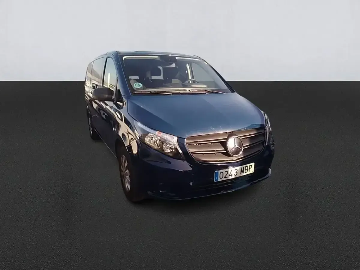Usado Mercedes Vito 136 CV (100 kW) 2022 Azul Van