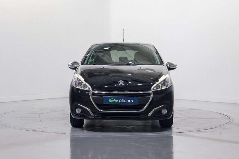 Usado Peugeot 208 Style 82 CV (60 kW) 2017 Negro Utilitario