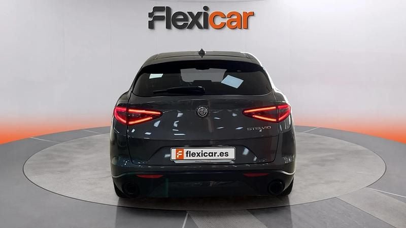 Usado Alfa Romeo Stelvio Sprint 160 CV (117 kW) 2022 Gris SUV