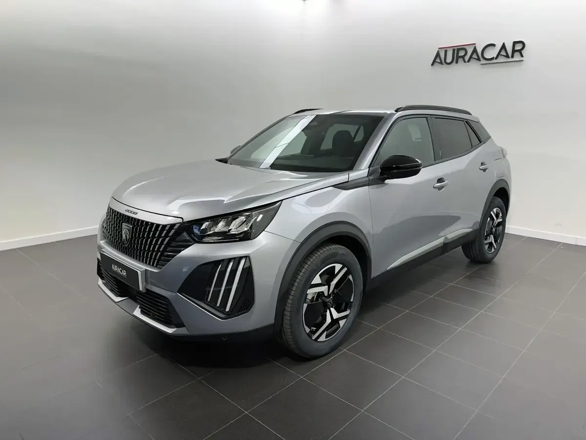 Usado Peugeot 2008 Allure 145 CV (106 kW) 2025 Gris / plata SUV