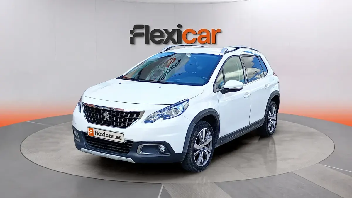 Usado Peugeot 2008 Active 100 CV (73 kW) 2019 Blanco SUV