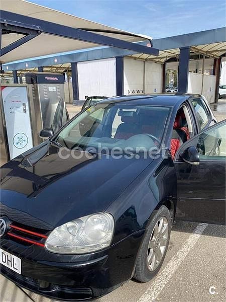 Usado VW Golf IV Highline 105 CV (77 kW) 2005 Negro Berlina