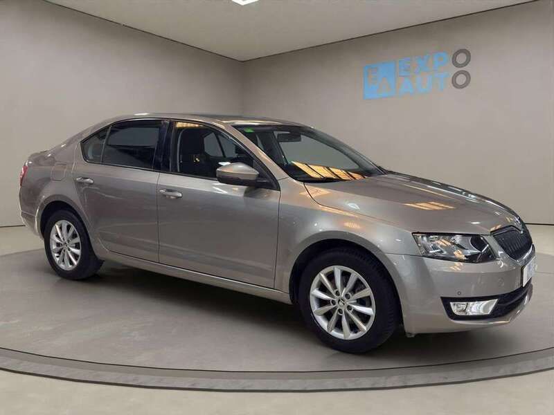 Gris Usado 2013 Skoda Octavia Ambition Utilitario | 9475 € (Buen precio) - Imagen 1/4