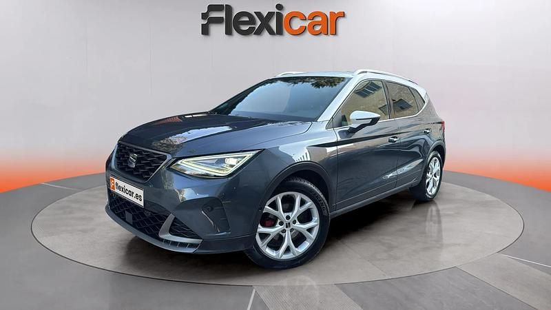 Usado Seat Arona FR 150 CV (110 kW) 2023 Gris SUV