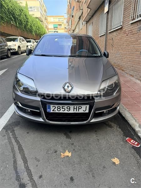 Beige Usado 2013 Renault Laguna III Berlina | 6850 € (Precio justo) - Imagen 1/4