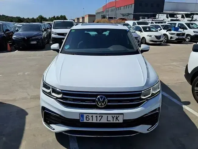 Usado VW Tiguan R-line 150 CV (110 kW) 2022 Blanco SUV