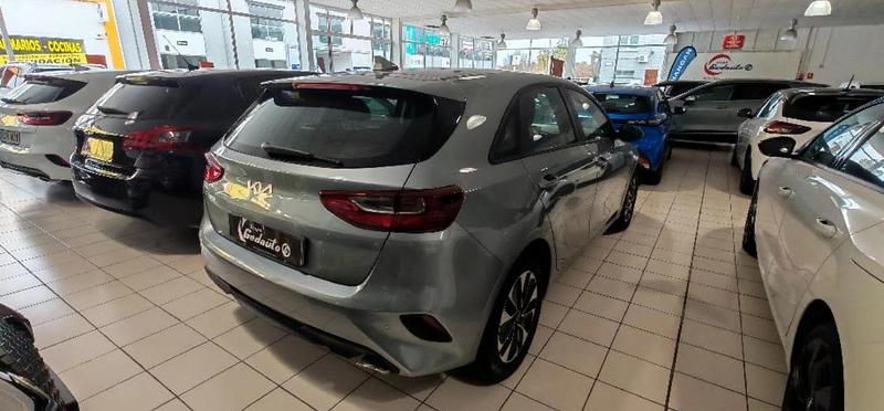 Begagnad Kia Ceed 101 HK (74 kW) 2025 Silver Halvkombi