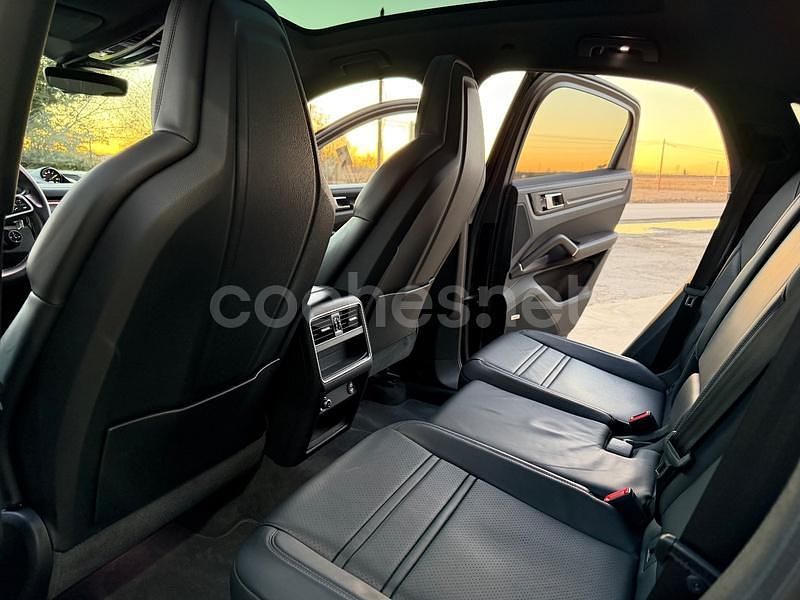 Usado Porsche Cayenne 462 CV (339 kW) 2022 Negro SUV
