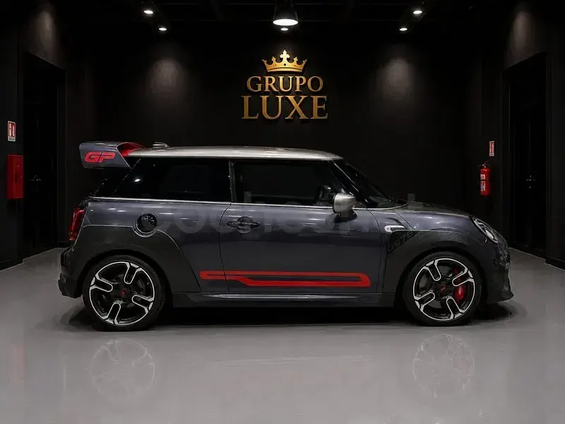 Usado Mini John Cooper Works 306 CV (225 kW) 2020 Gris / plata Utilitario