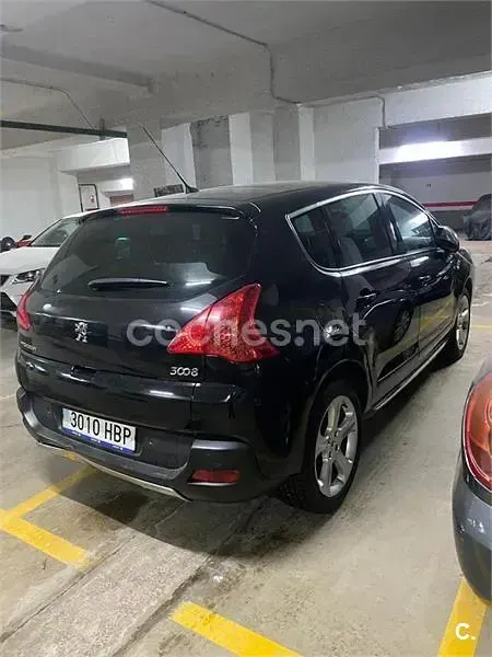 Usado Peugeot 3008 Sport 112 CV (82 kW) 2011 Negro Familiar