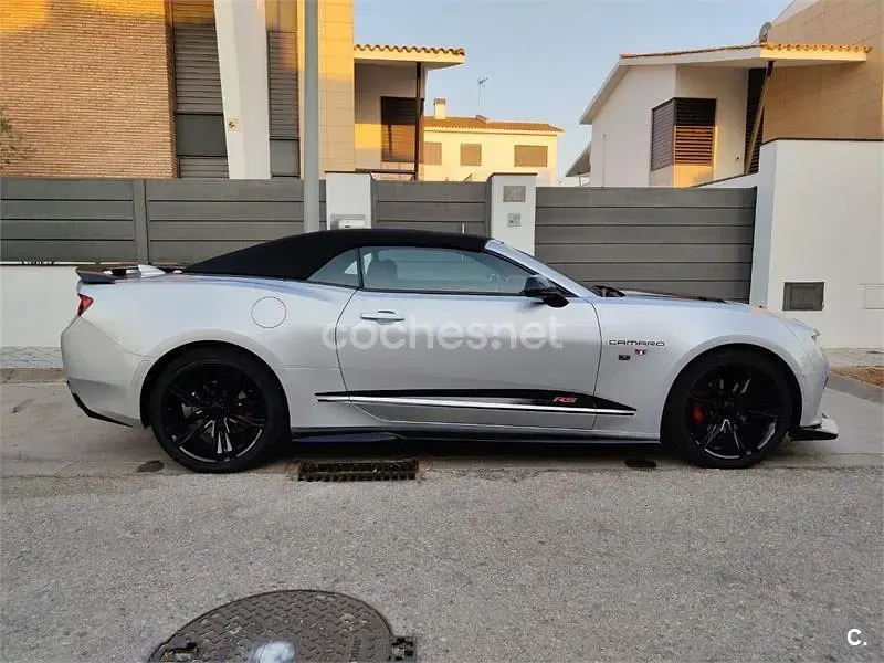 Usado Chevrolet Camaro 405 CV (297 kW) 2015 Gris / plata Descapotable