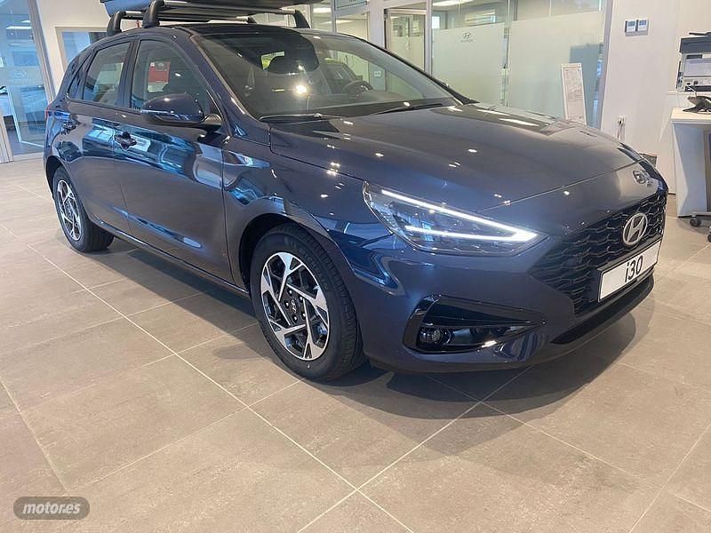 Azul Usado 2024 Hyundai i30 Familiar | 24.800 € (Caro) - Imagen 1/4