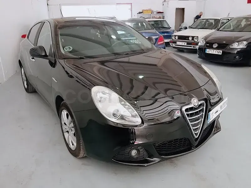 Usado Alfa Romeo Giulietta Distinctive 105 CV (77 kW) 2013 Negro Utilitario