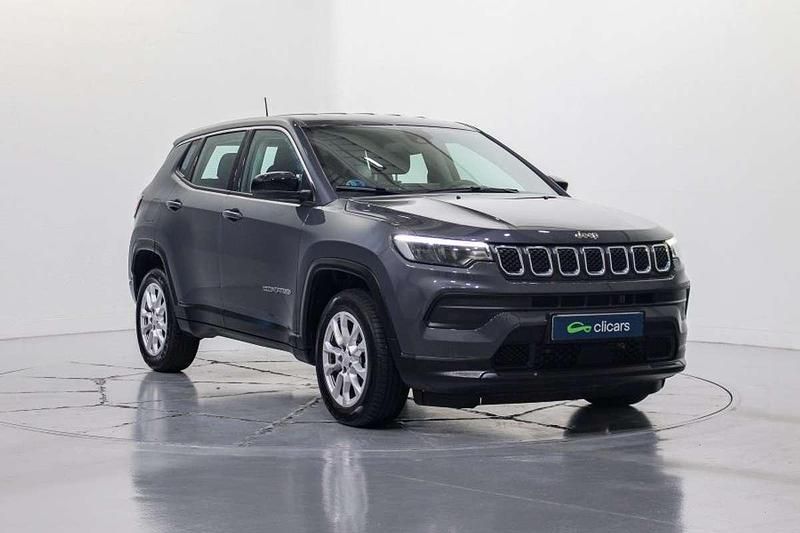 Usado Jeep Compass Altitude 129 CV (94 kW) 2024 Gris SUV