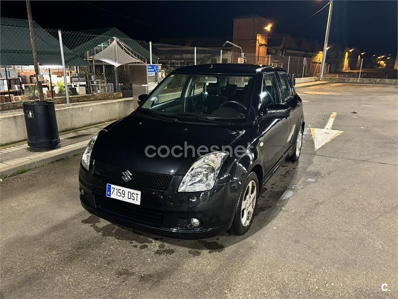 Negro Usado 2005 Suzuki Swift GL Berlina | 4000 € (Un poco caro) - Imagen 1/4