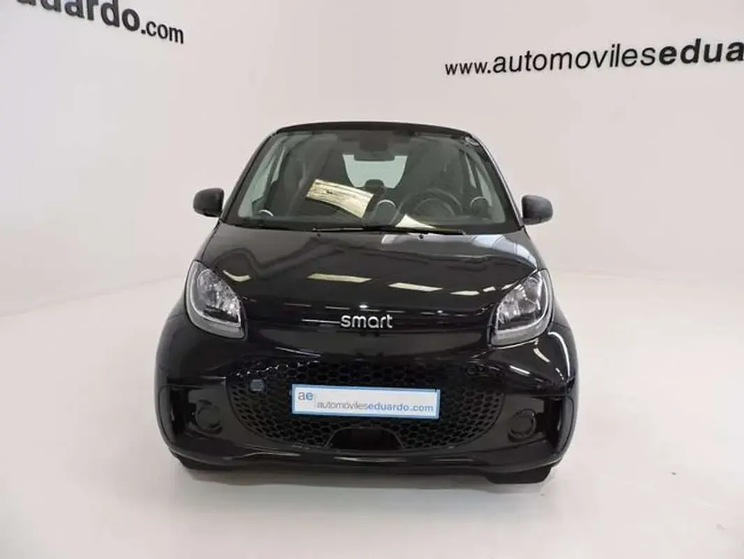 Usado Smart ForTwo Electric Drive Pure 60 kW (82 CV) 2020 Negro Coupe