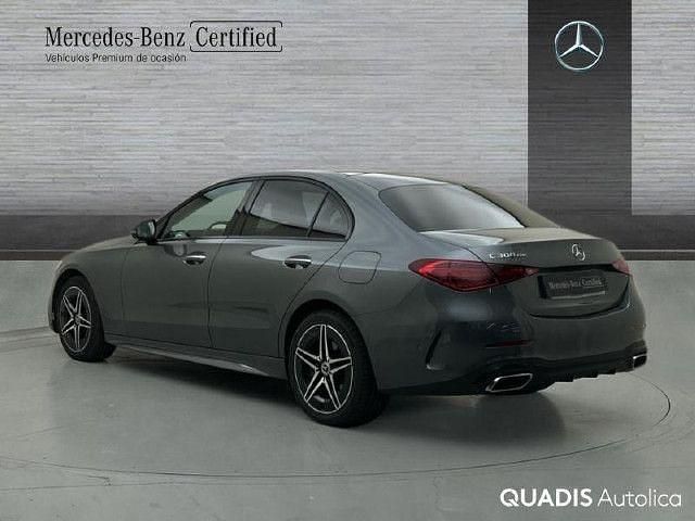 Usado Mercedes C300e AMG line 313 CV (230 kW) 2024 Gris selenita