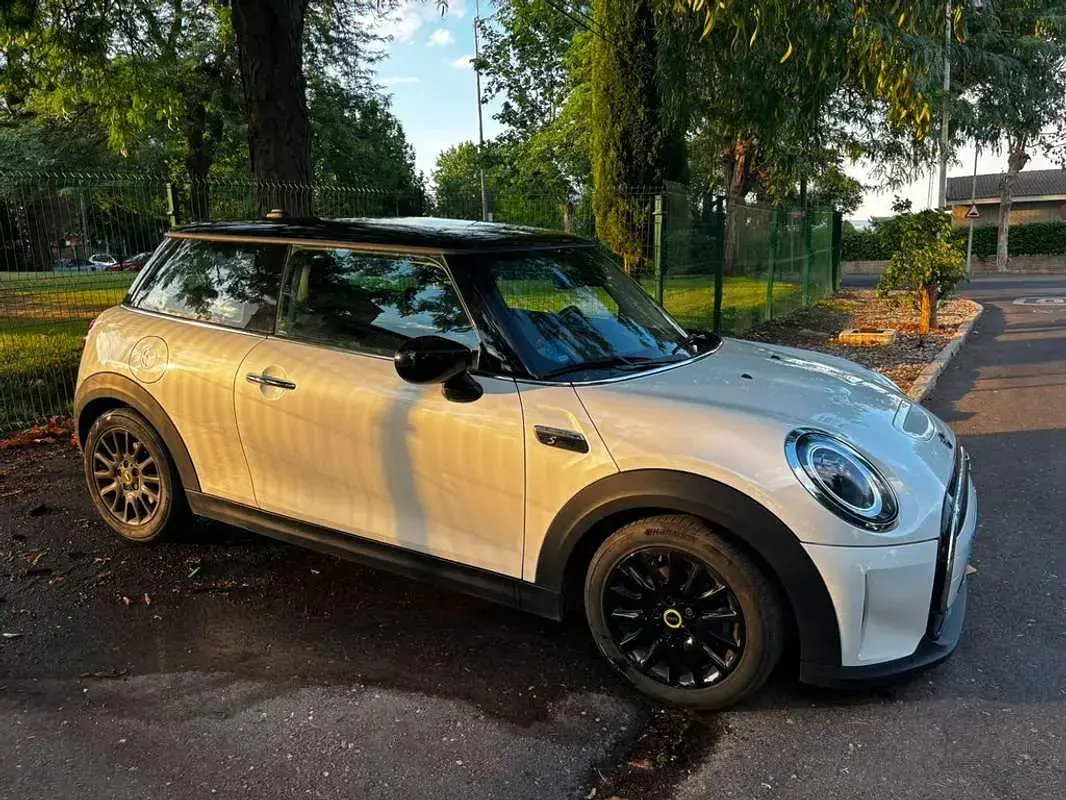 Usado Mini Cooper SE 160 kW (218 CV) 2023 Blanco Utilitario