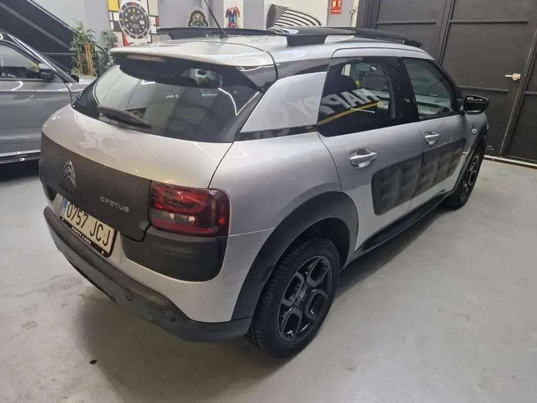 Usado Citroën C4 Cactus Feel 92 CV (67 kW) 2015 Gris Utilitario