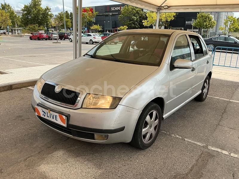 Gris / plata Usado 2004 Skoda Fabia Elegance Utilitario | 3500 € (Precio justo) - Imagen 1/2