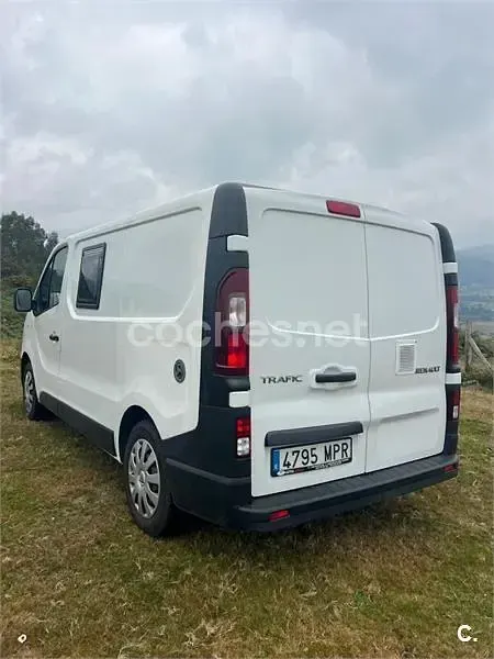 Usado Renault Trafic 120 CV (88 kW) 2019 Blanco Monovolumen