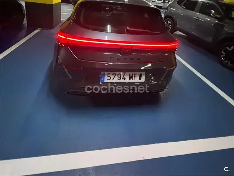 Usado Cupra Leon 150 CV (110 kW) 2023 Azul Berlina