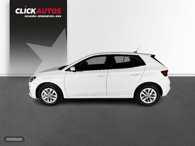 Usado Skoda Fabia Ambition 95 CV (69 kW) 2023 Blanco Berlina