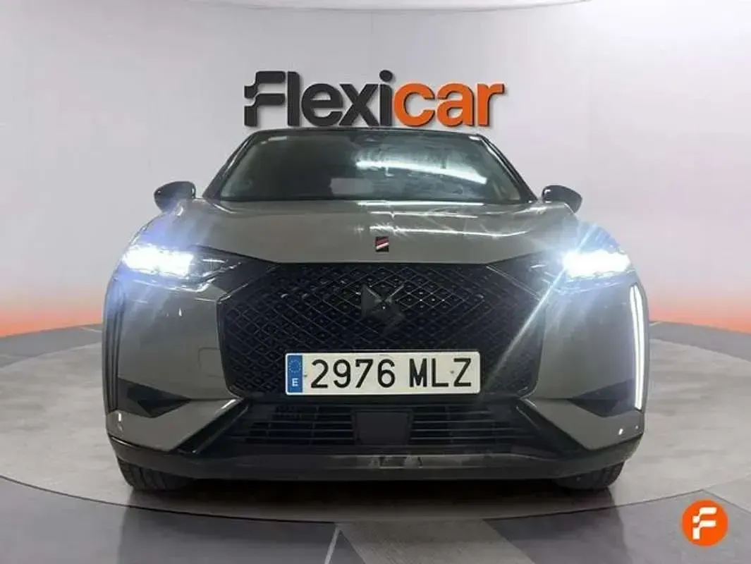 Usado DS Automobiles DS3 Crossback Performance 131 CV (96 kW) 2023 Gris SUV