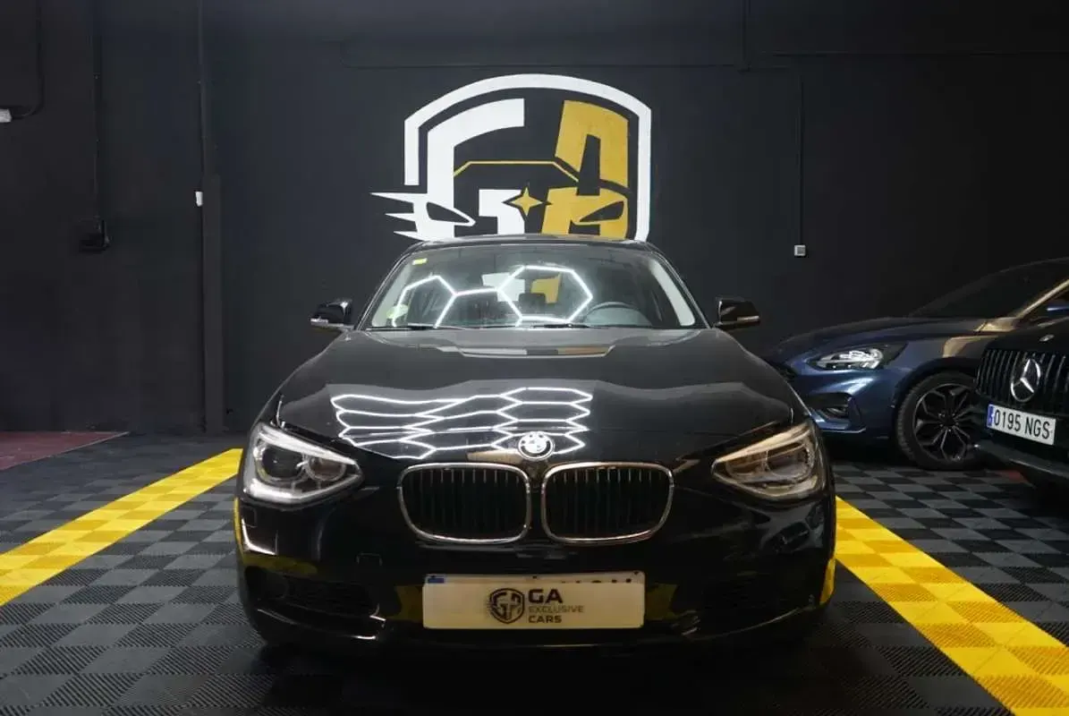 Usado BMW 118 Comfort Edition 170 CV (125 kW) 2014 Negro Utilitario