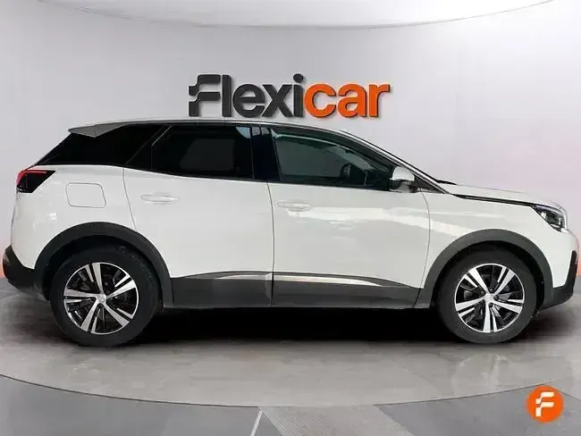 Usado Peugeot 3008 Allure 130 CV (95 kW) 2019 Blanco SUV