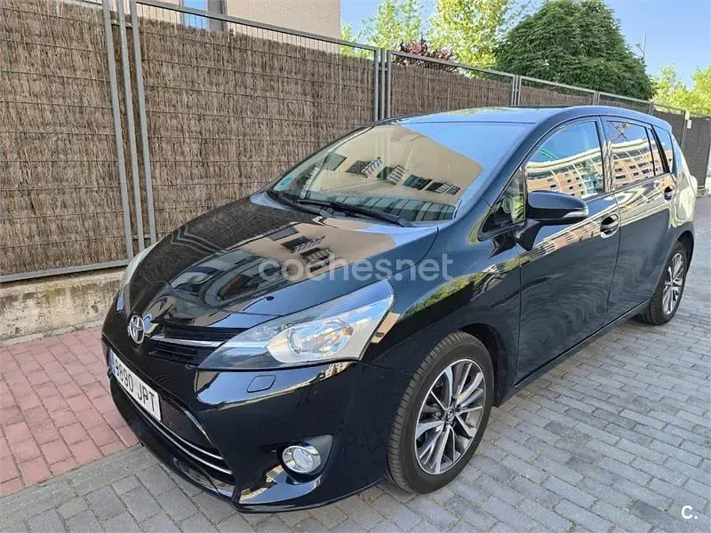 Usado Toyota Verso Advance 112 CV (82 kW) 2016 Negro Monovolumen