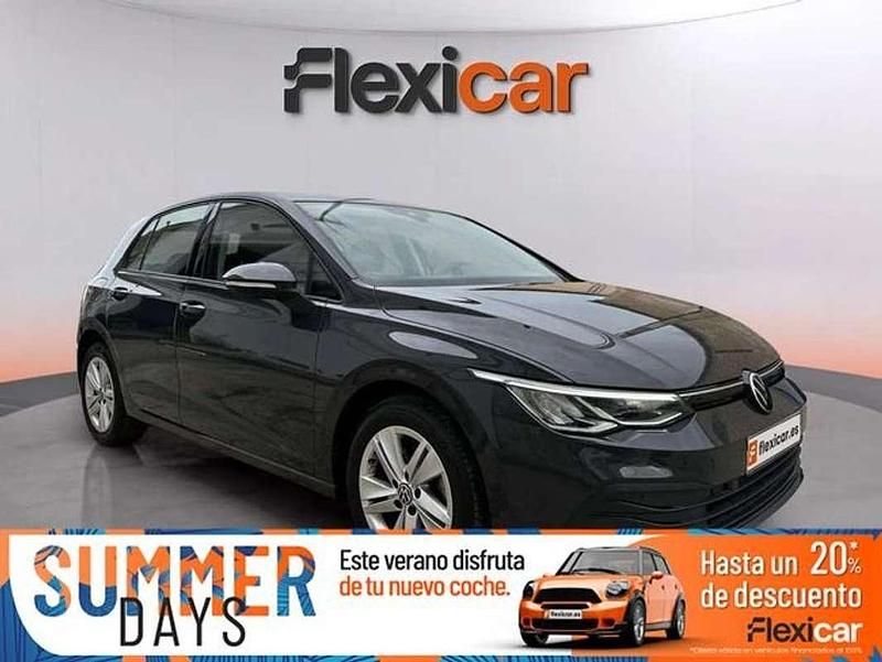 Negro Usado 2021 VW Golf VIII Berlina | 14.990 € (Buen precio) - Imagen 1/4