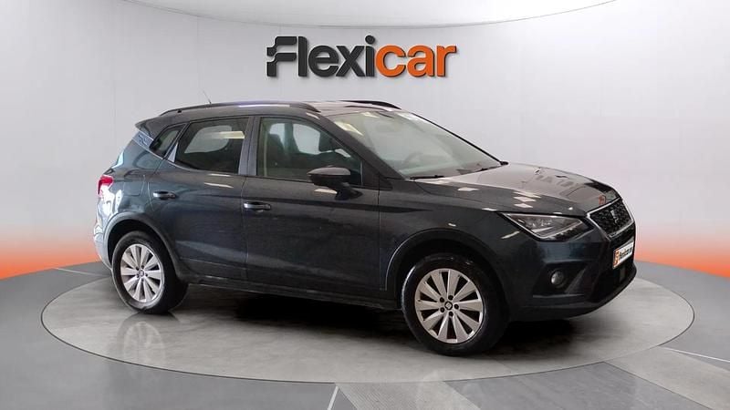 Usado Seat Arona Ecomotive 95 CV (69 kW) 2019 Gris SUV