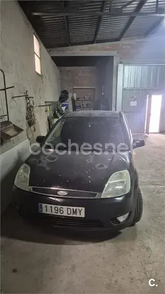 Usado Ford Fiesta Trend 68 CV (50 kW) 2005 Negro Utilitario