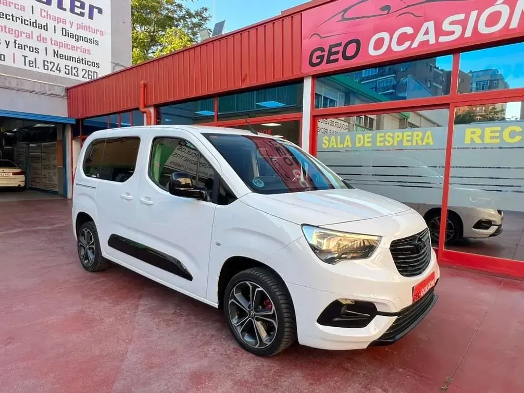 Usado Opel Combo Life Edition 102 CV (75 kW) 2021 Blanco Monovolumen