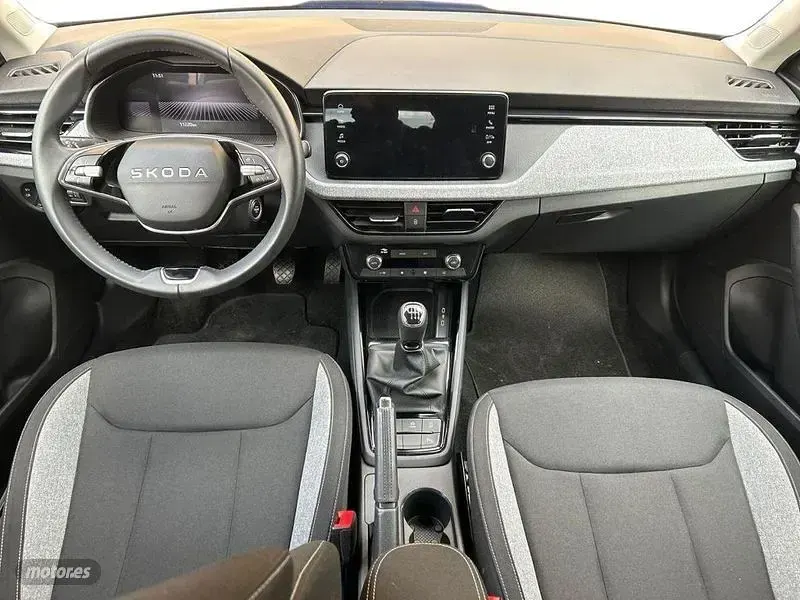 Usado Skoda Kamiq Selection 115 CV (84 kW) 2025 Blanco SUV