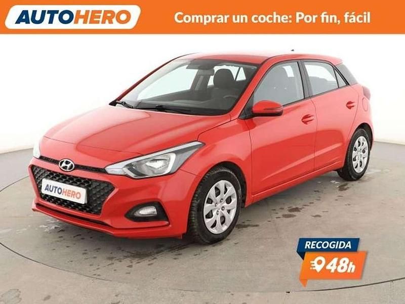 Usado Hyundai i20 75 CV (55 kW) 2019 Rojo Utilitario