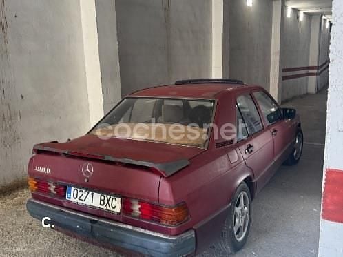 Usado Mercedes 190 75 CV (55 kW) 1990 Granate Berlina