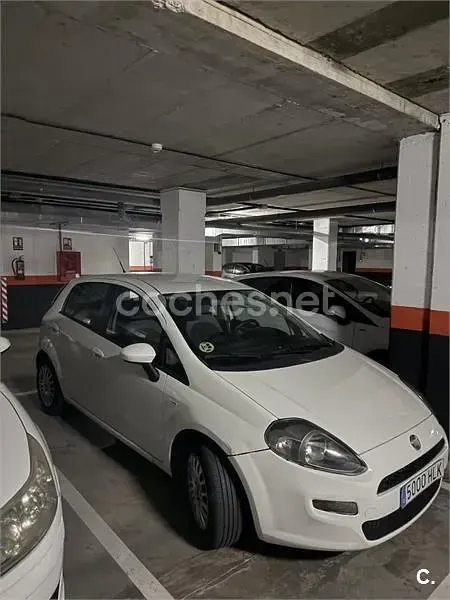 Usado Fiat Punto Pop 75 CV (55 kW) 2012 Blanco Utilitario