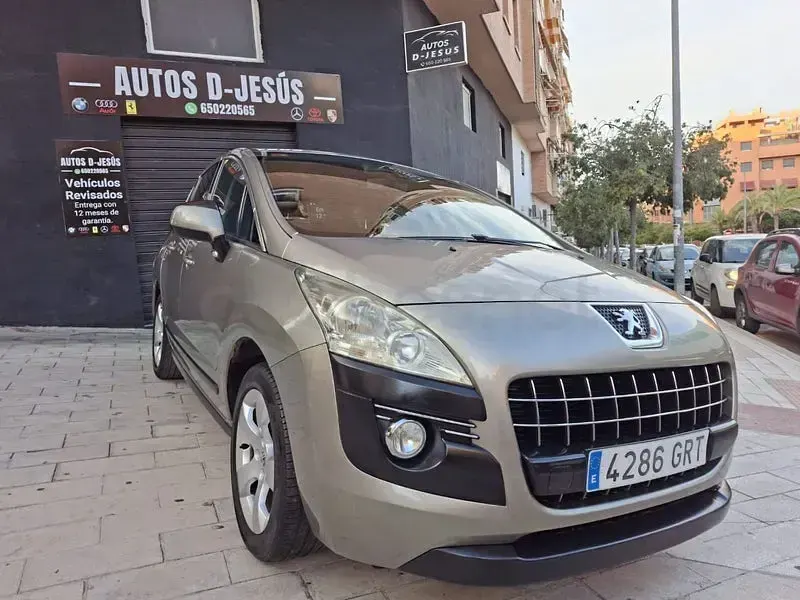 Usado Peugeot 3008 Premium 150 CV (110 kW) 2010 Beige Familiar